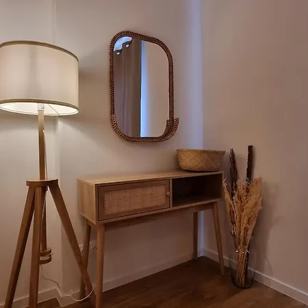 Les Allies Apartment *