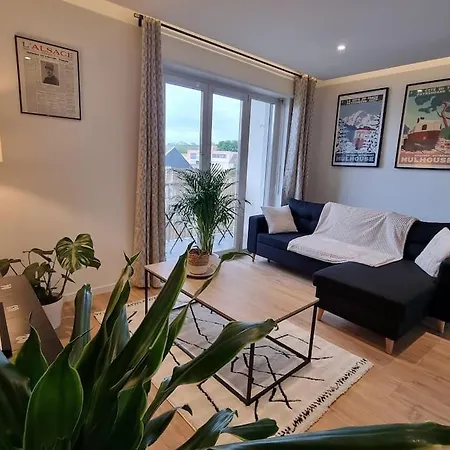 Les Allies Apartment